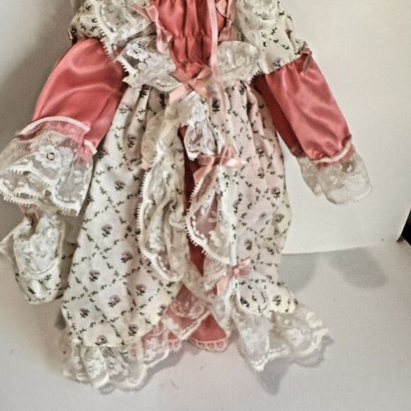 16" Porcelain Doll Blonde Hair Blue Eyes Period Dress with Hat & Bag Collectible - Picture 3 of 9